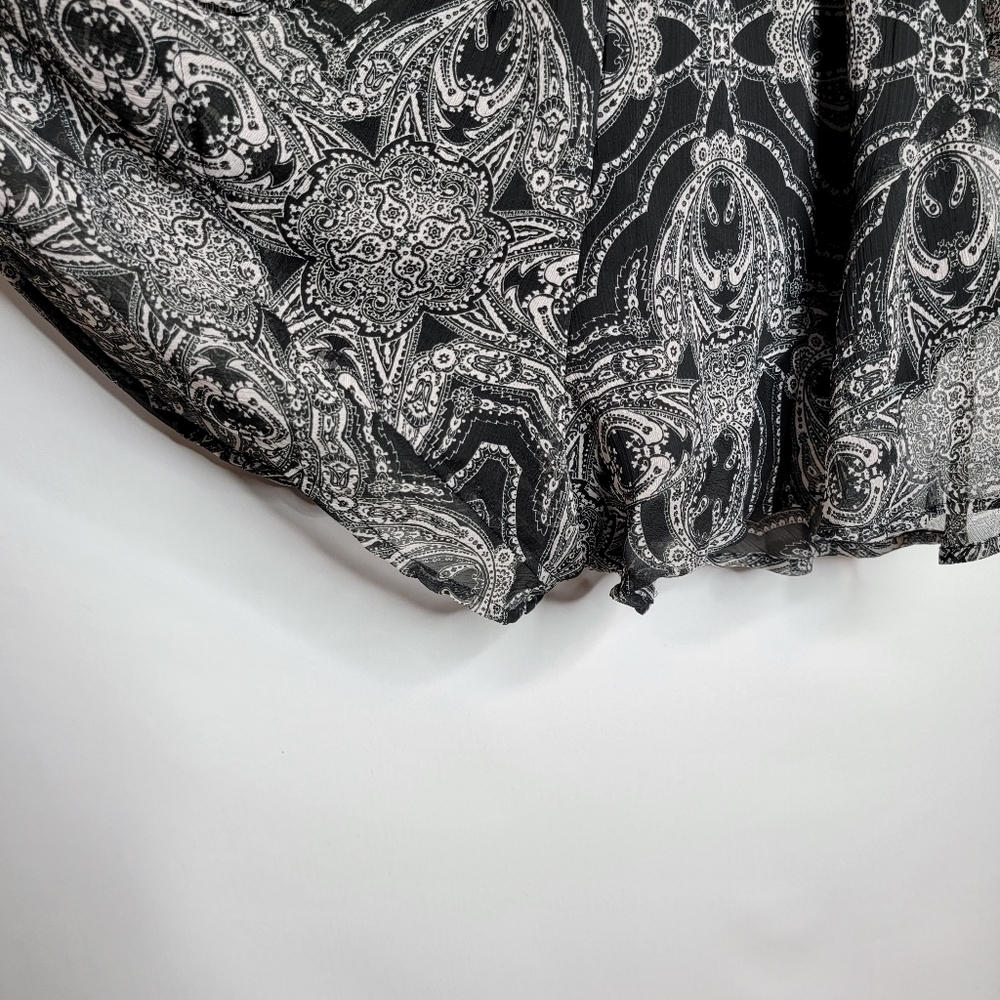 BAND OF GYPSIES Boho Paisley Romper - Picture 9 of 14